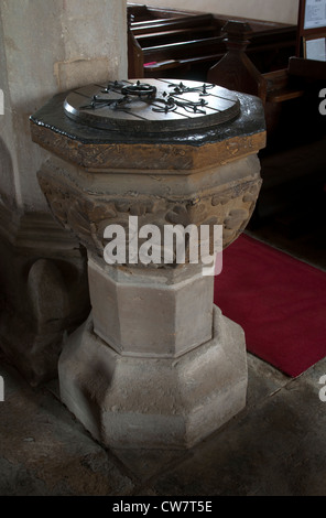 Die Schriftart, St James weniger Kirche, Sulgrave, Northamptonshire, Großbritannien Stockfoto