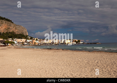 Sandstrand, Mondello, Sizilien, Italien Stockfoto