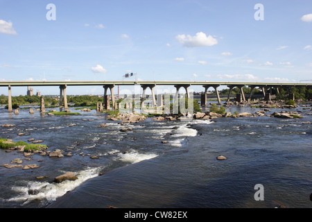 James River in der Nähe von historischen Browns Insel in Richmond, Virginia, USA Stockfoto