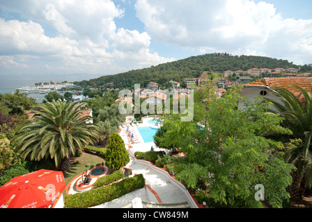 ISTANBUL, TÜRKEI. Ein Blick auf der Prinzen Insel Heybeliada von Halki Palas Hotel. 2012. Stockfoto