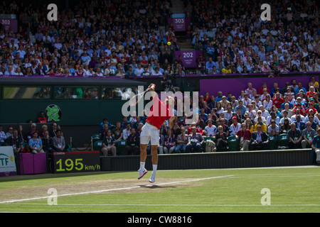 Roger Federer (SUI) gewinnt die Silbermedaille im Herren Tennis Finale bei den Olympischen Sommerspielen 2012 in London Stockfoto