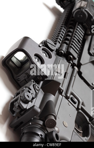 Moderne taktische Laseranblick auf einen Angriff Carbine Nahaufnahme. Moderne Waffe Serie. Stockfoto