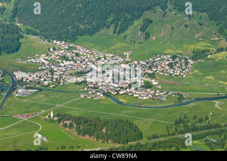 Muottas Muragl, Schweiz. Blick von oben auf Muottas Muragl Celerina. Stockfoto