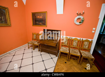 Herrenhaus, heute als Hotel und für Empfänge in Osieka, NE Polen verwendet. Palac Bialy Ksiaze. Stockfoto