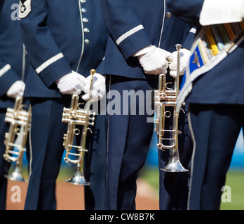 Die United States Air Force Band vor einem Baseball-Spiel Stockfoto