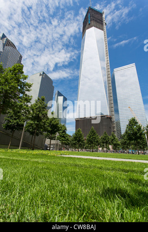 Freiheitsturm, World Trade Center One unter Bau Ansicht Formular 9/11 Memorial Park Stockfoto