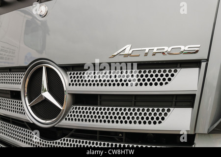 Vorderseite des Mercedes Benz Actros LKW/LKW Stockfoto