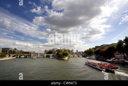 Paris, mit seiner Panorama-Brücke Pont Neuf und die Ile De La Cite Stockfoto