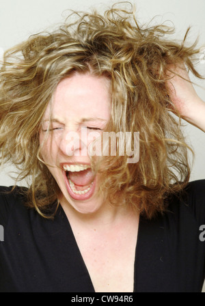 Berlin, schreit die junge Frau in rage Stockfoto