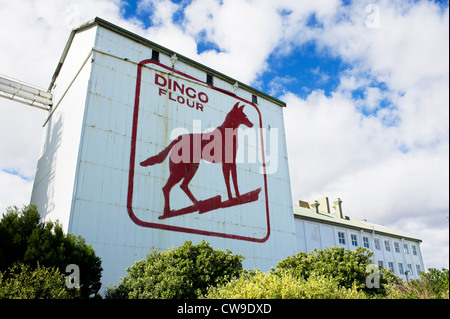 Der Dingo Mehl melden Sie auf der Seite der großen südlichen Roller Flour Mills im Nordwesten Australiens Fremantle Stockfoto