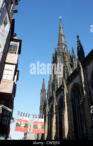 der Turm der Nabe auf der royal Mile Edinburgh Schottland Großbritannien Vereinigtes Königreich ehemals Highland Tolbooth St Johns Kirche Stockfoto