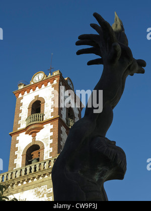 Plaque und Denkmal für Schriftsteller Lope de Vega in der Stadt Fuenteovejuna, wo seine berühmten Roman beruhte. Andalusien, Spanien Stockfoto