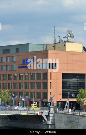 ARD, Sendung deutsche Hauptstadt Atelierhaus in Berlin bei der Reichstagsufer. Blick über die Spree. Stockfoto