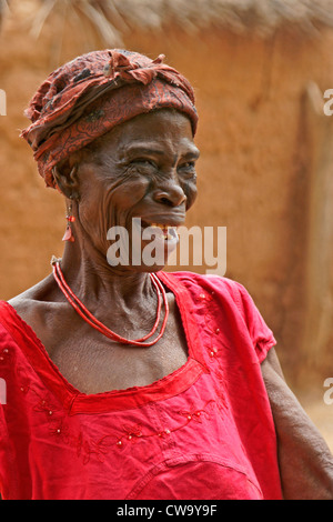 Alte Frau von Mognori Dorf, Ghana Stockfoto