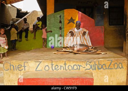 Chief (König) Zotentaar-SuhbaZaa des Stammes Talensi, Tongo, Ghana Stockfoto