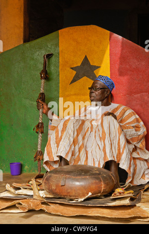 Chief (König) Zotentaar-SuhbaZaa des Stammes Talensi, Tongo, Ghana Stockfoto