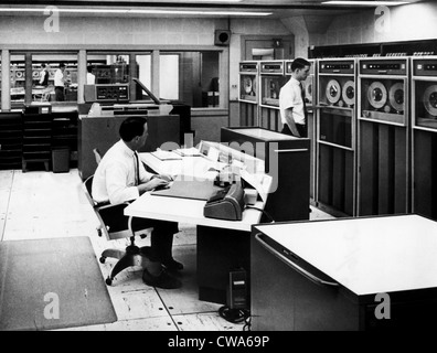 Computer im "Labor der Zukunft," 1964. Höflichkeit: CSU Archive/Everett Collection Stockfoto