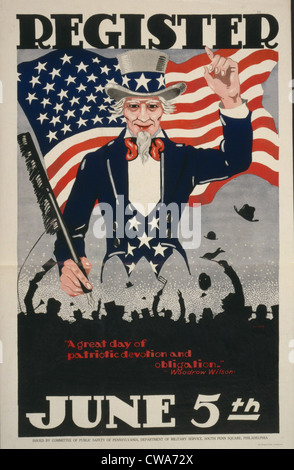 Uncle Sam und die amerikanische Flagge auf einem Weltkrieg-Plakat von 1917 ermutigend Männer zum Militärdienst im ersten Weltkrieg registrieren Stockfoto