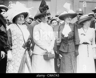 First Lady, Mrs William Taft, zweiter von links, gesellt sich andere Frauen, gekleidet in der aufwendigen Stil "Gilded Age." Stockfoto