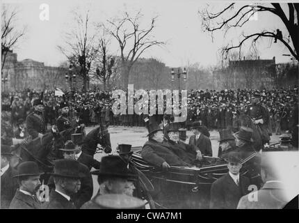 President William Howard Taft (1857-1930) and President Elect Woodrow Wilson (1856-1924) arrive at inaugural ceremonies on Stockfoto
