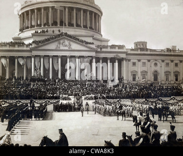Präsident Roosevelt den Amtseid, 4. März 1905.  Osten Portikus des Kapitols ist mit Fahnen geschmückt und Stockfoto