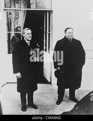 Ex-William Howard Taft (1857-1930) with newly inaugurated President Woodrow Wilson (1856-1924) following inaugural ceremonies Stockfoto
