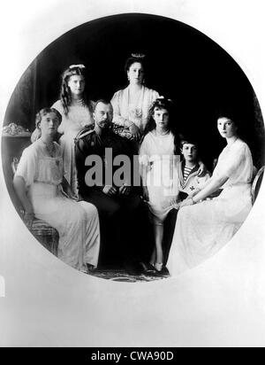 Russischen Zarenfamilie (von links nach rechts). Großfürstin Olga, Großherzogin Marie, Zar Nikolaus II., Zarin Alexandra, Grand Stockfoto