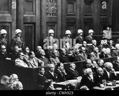 Nürnberger Prozesse, (erste Zeile) Hermann Goering, Rudolf Heß, Joachim von Ribbentrop, Wilhelm Keitel, Ernest Kaltenbrunner Stockfoto