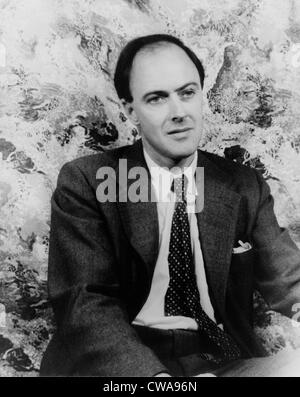 Roald Dahl (1916-1990), britischer Autor von Romanen, Kinder Geschichten und Drehbücher in 1954 Porträt von Carl Van Vechten. Stockfoto