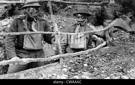 Ersten Weltkrieg: Soldaten Gasmasken, 1918... Höflichkeit: CSU Archive / Everett Collection Stockfoto