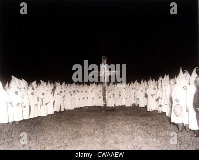 Ku Klux Klan-Rallye in einem Vorort von Chicago, 1922... Höflichkeit: CSU Archive / Everett Collection Stockfoto