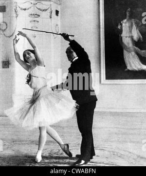 Russischen Ballerina Anna Pavlova (links), training mit Maestro damit in ihrem Studio, St. Petersburg, Russland, c. 1910 der... Stockfoto