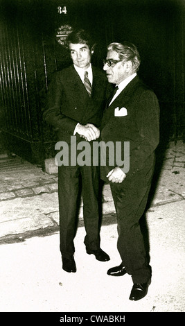 ARISTOTLE ONASSIS, mit Kim Rochas, nach seiner zweiten "Soiree" mit Maria Callas in ihrem Haus in Paris Frankreich, 1957. Höflichkeit: Stockfoto