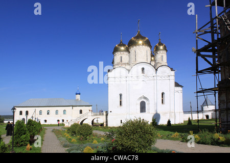 Russland. Stalin-Ära Gebäude flankieren die Kursk rotes Quadrat Stockfoto