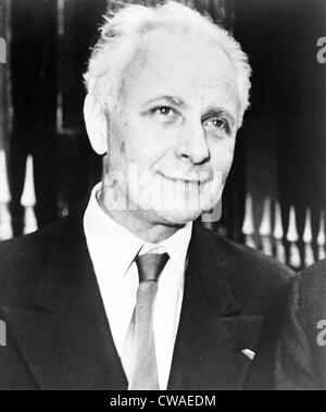 Louis Aragon (1897-1982) französischer Dichter und Schriftsteller, dessen Arbeit mit Marxismus und Kommunismus Werten durchdrungen war. Er wurde zu zugelassen. Stockfoto