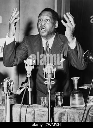 Paul Robeson (1898-1976), Adressierung der Konferenz der Partisanen der Frieden in der Welt in Paris im Jahre 1949.  Robeson haben öffentlich Stockfoto