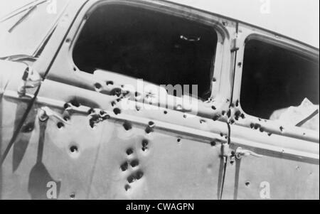 Die Kugel durchlöchert Auto in die Bankräuber Bonnie und Clyde starb in den Händen der Texas Rangers und Louisana Polizei an Stockfoto