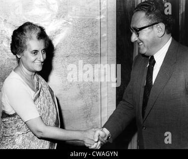 Kasturba Makhanji (Mahatma Gandhis Frau), und Henry Kissinger, Indien, Juli 1971... Höflichkeit: CSU Archive / Everett Collection Stockfoto