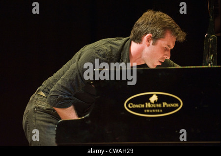 Jazz-Pianist Gwilym Simcock spielt mit dem Leuchtturm-Trio erklingt in Brecon Jazz Festival 2012 Stockfoto