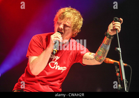 Ed Sheeran auf der Bühne beim V Festival in Hylands Park, Chelmsford, Essex Stockfoto