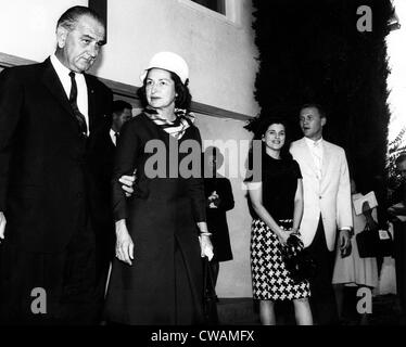 Verlassen Sie Präsident und Frau Johnson Johnson, die Kirche zusammen mit ihrer Tochter Luci und ihr Ehemann Pat Nugent. 9. Oktober 1966. Stockfoto