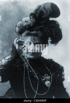 Lillian Russell (1861 – 1922), US-amerikanische Schauspielerin und Sängerin mit Monokel. 1898. Stockfoto