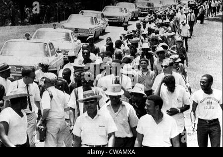 Martin Luther King Jr. (Center, Vordergrund), führt seine "Mississippi Freiheit Machers" in Grafschaft, Mississippi, die gesagt wird Stockfoto