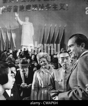 Von ganz rechts: US-Präsident Richard Nixon, der chinesische Ministerpräsident Zhou Enlai, First Lady Pat Nixon, tourt der Shanghai Industrial Stockfoto