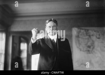 Hiram W. Johnson, Kalifornien (1866-1945), Senator, von 1917 bis 1945, mit einer geballten Faust. Er war eine progressive Republikaner, oft Stockfoto