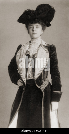 Alice Roosevelt (1884 – 1980), im Alter von 18 in einem modischen Mantel und Hut. 1902-Porträt von Frances. Stockfoto