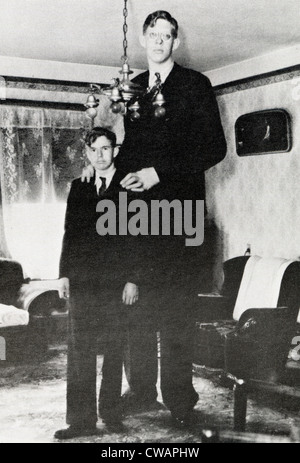 Robert Wadlow (1918-1940) weltweit größte Mann @ 8' 11,1 ' 1938. Höflichkeit: CSU Archive / Everett Collection Stockfoto