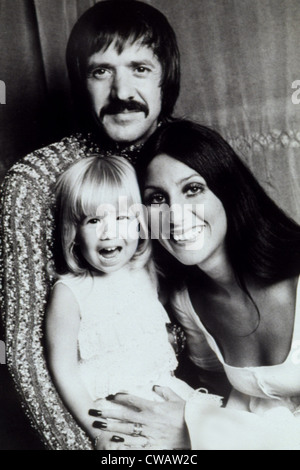 Sonny & Cher mit Tochter Chastity Bono im Alter von 4, 1972. Höflichkeit: CSU Archive / Everett Collection Stockfoto