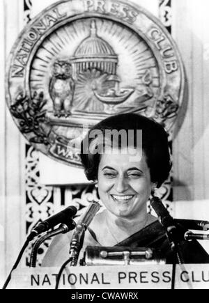 Der indische Premierminister Indira Ghandi wie sie bei einem Mittagessen treffen der National Press Club, 29. März 1966 spricht. Höflichkeit: Stockfoto