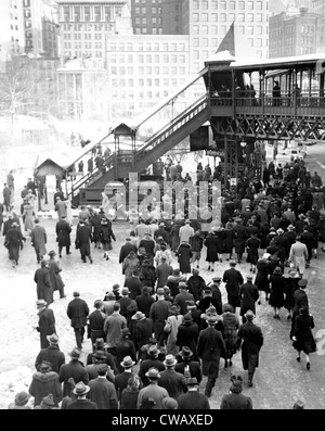 New York City Subway - Staten Inselbewohner, die Ankunft in der Batterie während ein Bus Treiber Streik Kopf zu den erhöhten u-Bahn-Zügen Stockfoto